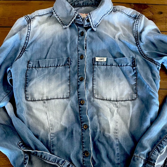 Guess Top - Picture 1 of 3